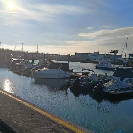 船上ホテル House Boats *